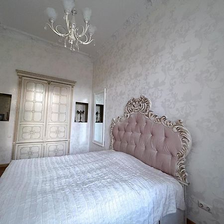 GoldenapartmentЛвив Екстериор снимка