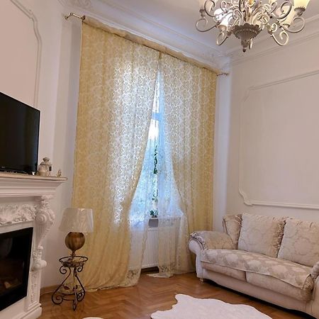 GoldenapartmentЛвив Екстериор снимка