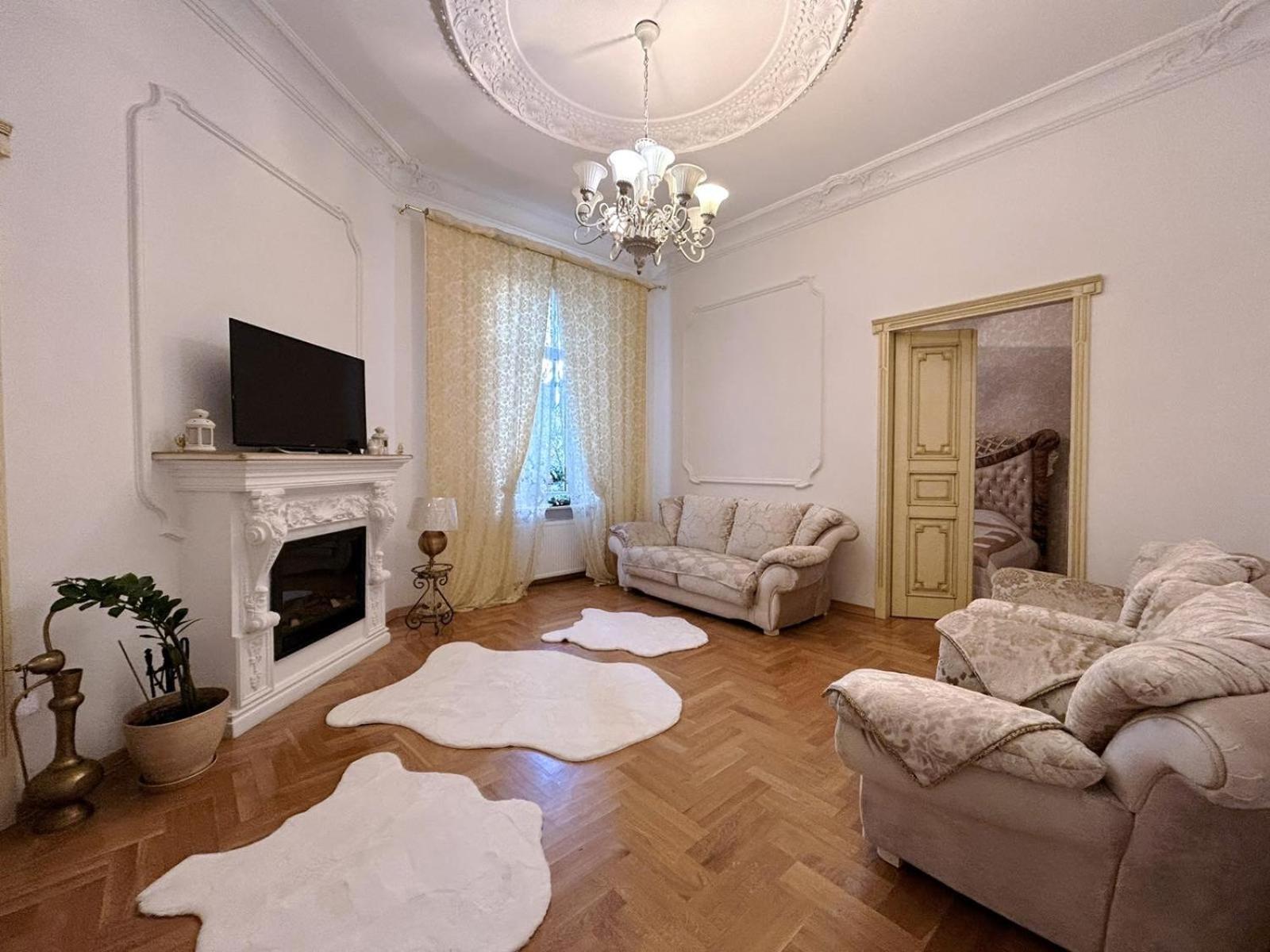 GoldenapartmentЛвив Екстериор снимка