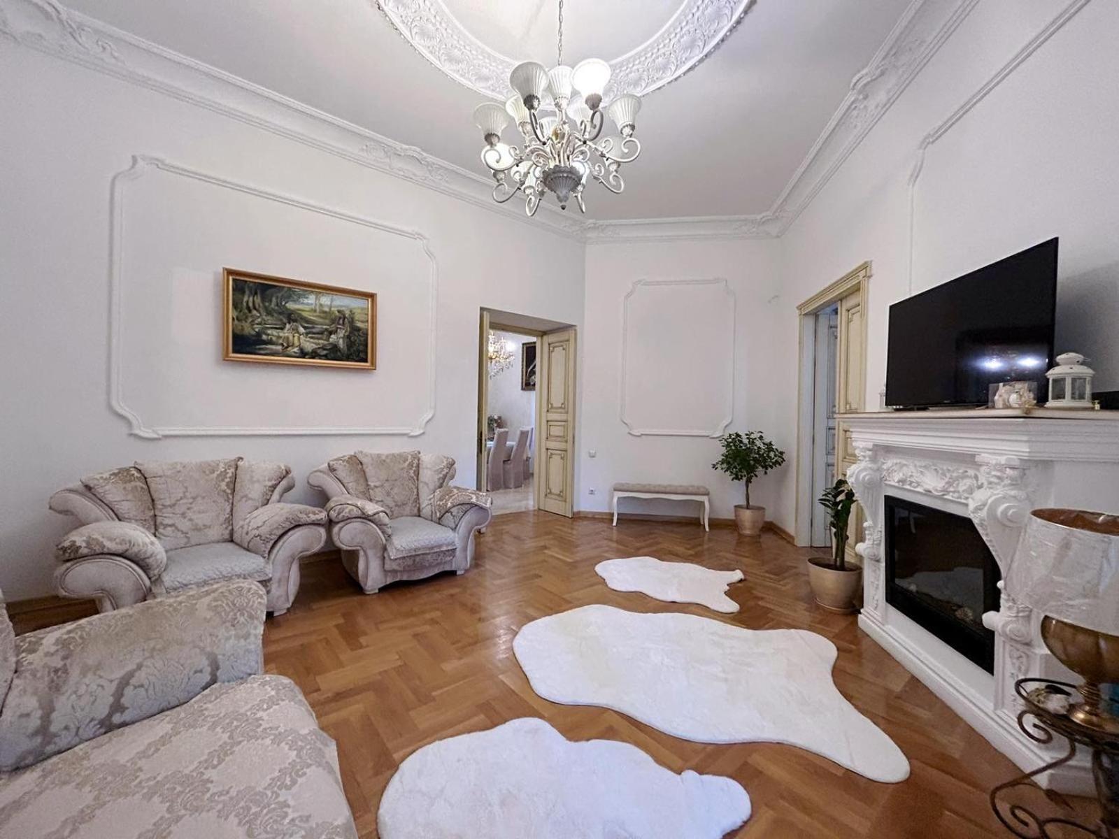 GoldenapartmentЛвив Екстериор снимка